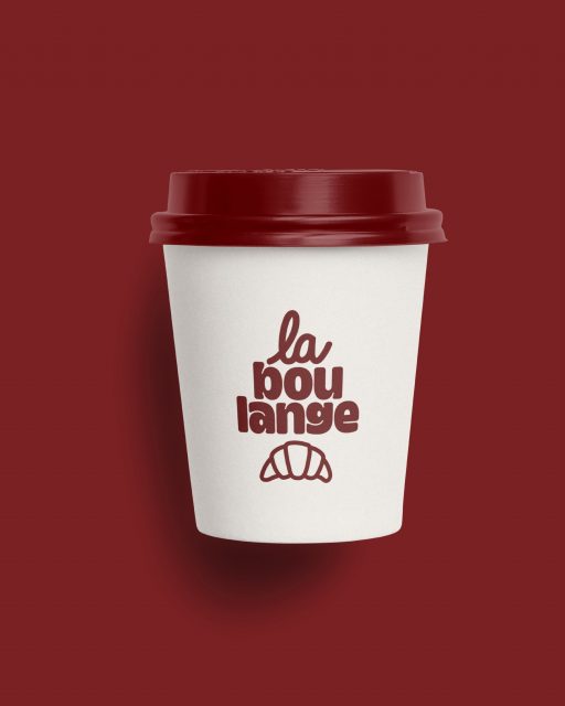 💡Identité visuelle💡
Réalisation de l’identité visuelle d’une boulangerie/snack : La boulange.
Déclinaison de l'identité visuelle sur différents supports :
1. Gobelet carton pour les boissons chaudes à emporter
2. Menu
3. Sachet viennoiserie et plateau pour la restauration sur place
4. Iconographie

J'aime particulièrement donner vie à une identité visuelle en la déclinant autant sur des supports de communication que sur des produits. Ça permet de donner de l'ampleur à une marque et y apporte de l'unité.

Pour donner une réelle identité visuelle à votre entreprise, qui soit cohérente et marquante, contactez-moi !